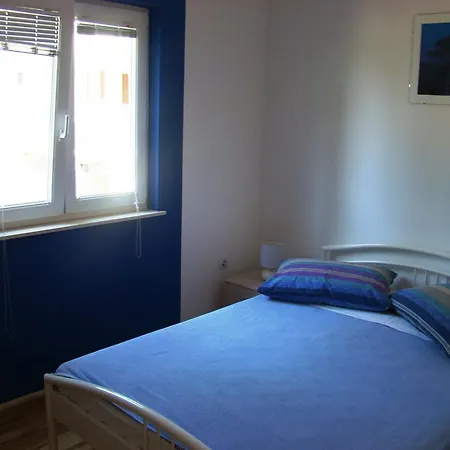 Apartment Pinus Pirovac