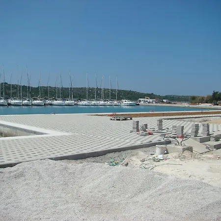 Apartment Pinus Pirovac