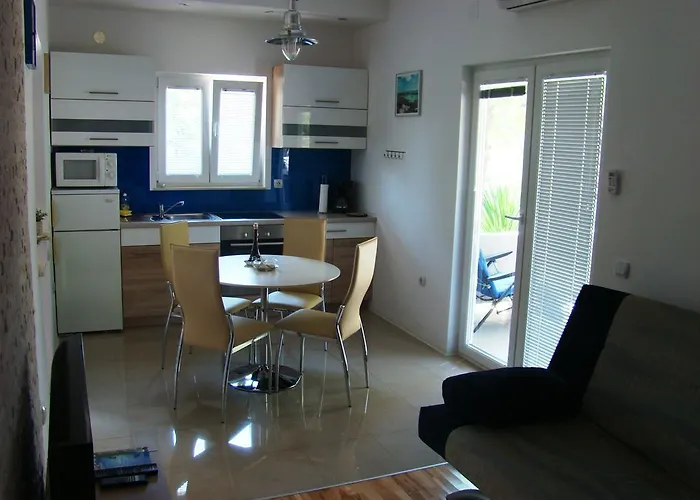 Pinus ピロヴァッツ