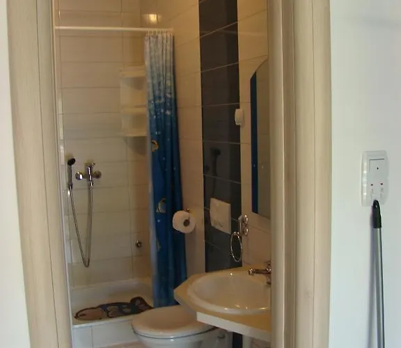 Pinus Apartment Pirovac