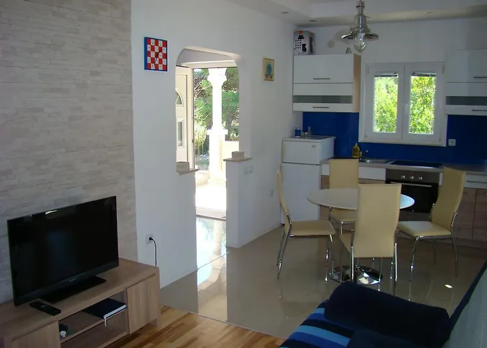 Pinus アパート *